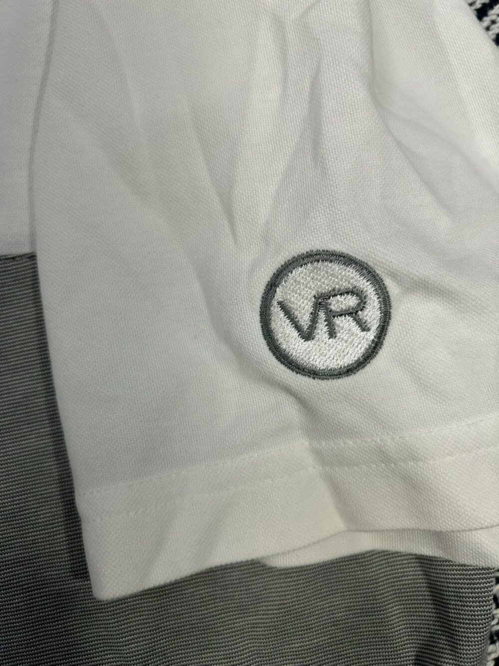 TravisMathew Men's L White & Gray Polo Shirt Logo VR Embroidery Travis Mathew - Picture 6 of 7